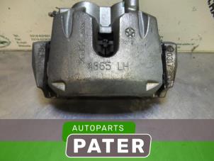 Used Front brake calliper, left Jeep Grand Cherokee (WK/WK2) 3.0 CRD V6 24V Price € 42,00 Margin scheme offered by Autoparts Pater