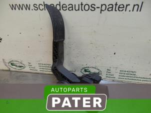 Usados Acelerador Mercedes Vito (638.0) 2.2 CDI 112 16V Precio € 63,53 IVA incluido ofrecido por Autoparts Pater