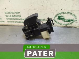 Used Electric window switch Toyota Yaris II (P9) 1.3 16V VVT-i Price € 10,50 Margin scheme offered by Autoparts Pater