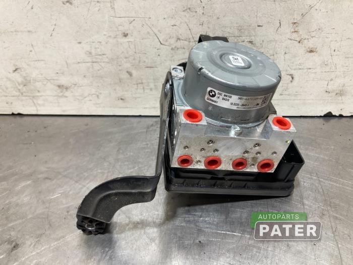 ABS pump from a BMW 3 serie Gran Turismo (F34) 320d 2.0 16V 2015