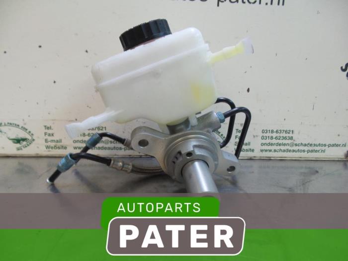Master cylinder from a BMW 3 serie Gran Turismo (F34) 320d 2.0 16V 2015