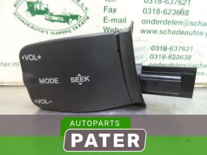 Used Steering wheel mounted radio control Ford Focus 2 Wagon 1.6 16V Price € 21,00 Margin scheme offered by Autoparts Pater