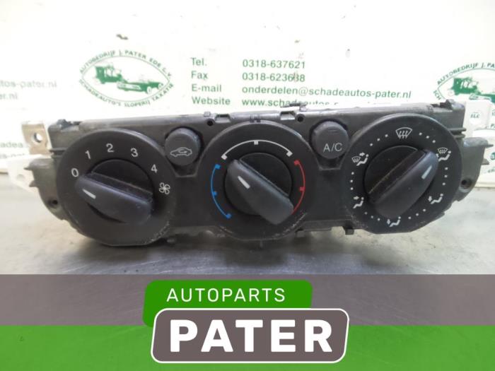 Heater control panel from a Ford Focus 2 Wagon 1.6 16V 2006