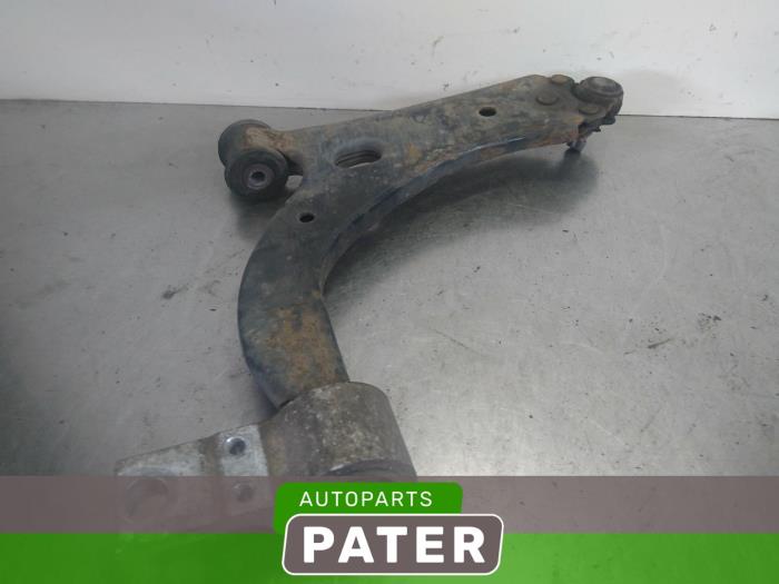 Front wishbone, left from a Ford Fusion 1.4 16V 2005