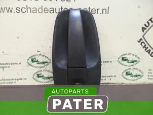 Usados Manija de puerta de 4 puertas izquierda delante Opel Vivaro 2.0 CDTI Precio € 50,82 IVA incluido ofrecido por Autoparts Pater