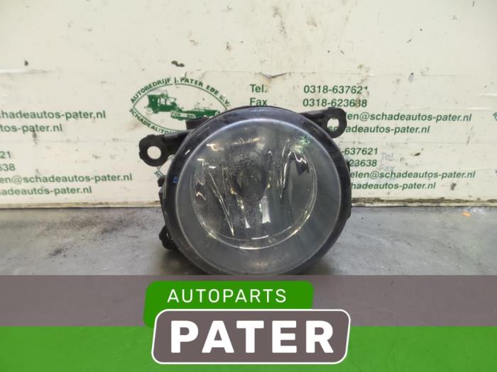Fog light, front right from a Renault Megane III Grandtour (KZ) 1.5 dCi 110 2010