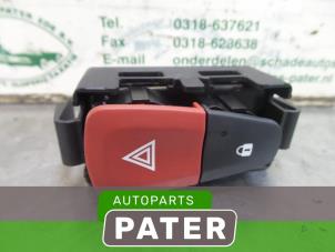 Used Panic lighting switch Renault Megane III Grandtour (KZ) 1.5 dCi 110 Price € 21,00 Margin scheme offered by Autoparts Pater
