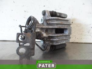 Used Rear brake calliper, left Volkswagen Caddy III (2KA,2KH,2CA,2CH) 1.6 TDI 16V Price € 95,29 Inclusive VAT offered by Autoparts Pater