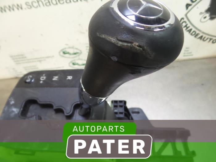 Automatic gear selector from a Mercedes-Benz B (W245,242) 2.0 B-180 CDI 16V 2011