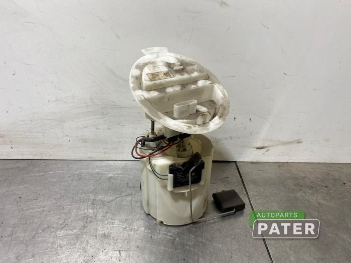 Usagé Pompe essence Mercedes E (W212) E-250 CGI 16V BlueEfficiency Prix € 42,00 Règlement à la marge proposé par Autoparts Pater