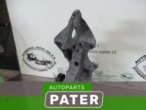 Używane Wspornik pompy oleju napedowego Audi A5 (8T3) 2.0 TDI 16V Cena € 42,00 Procedura marży oferowane przez Autoparts Pater