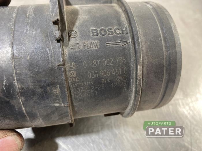 Luftmassenmesser van een Volkswagen Transporter T5 1.9 TDi 2005