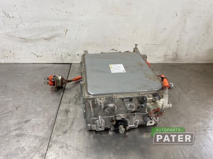 Używane Ladowarka pokladowa Mitsubishi Outlander (GF/GG) 2.0 16V PHEV 4x4 Cena € 183,75 Procedura marży oferowane przez Autoparts Pater