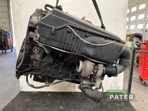Motor van een Mercedes-Benz E (W211) 3.2 E-320 CDI 24V 2004