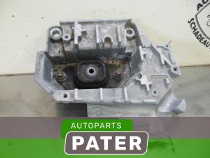 Used Gearbox mount Renault Clio III (BR/CR) 1.2 16V 75 Price € 52,50 Margin scheme offered by Autoparts Pater