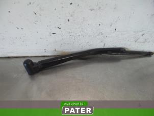 Used Rear wiper arm BMW 1 serie (E81) 116d 16V Price € 15,75 Margin scheme offered by Autoparts Pater