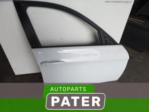 Używane Drzwi prawe przednie wersja 4-drzwiowa BMW 3 serie (E90) 316i 16V Cena € 105,00 Procedura marży oferowane przez Autoparts Pater
