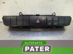 Used Switch Mercedes Vito Mixto (447.7) 1.6 109 CDI 16V Price € 36,75 Margin scheme offered by Autoparts Pater