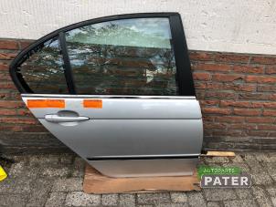 Używane Drzwi prawe tylne wersja 4-drzwiowa BMW 3 serie (E46/4) 325i 24V Cena € 105,00 Procedura marży oferowane przez Autoparts Pater