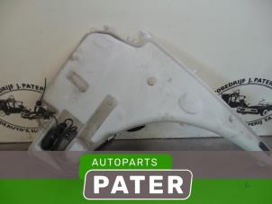 Used Front windscreen washer reservoir BMW 1 serie (E87/87N) 118d 16V Price € 42,00 Margin scheme offered by Autoparts Pater