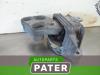Gearbox mount from a Mercedes A (W176), 2012 / 2018 1.6 A-180 16V, Hatchback, Petrol, 1.595cc, 90kW (122pk), FWD, M270910, 2012-09 / 2018-05, 176.042 2015