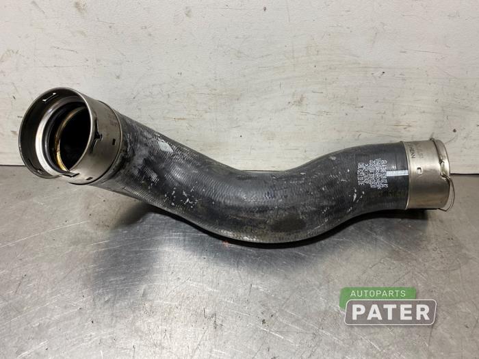 Gebrauchte Intercooler Schlauch Mercedes A (W176) 1.6 A-180 16V Preis € 15,75 Margenregelung angeboten von Autoparts Pater