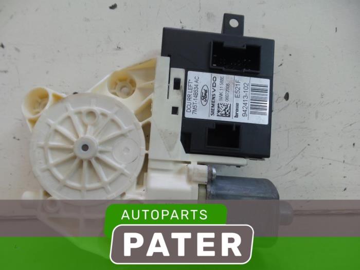 Begagnade Motor, dörrfönster Ford Focus 2 Wagon 1.6 TDCi 16V 100 Pris € 10,50 Marginaltabell erbjuds av Autoparts Pater