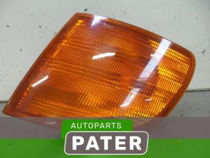 Used Indicator, left Mercedes Vito (638.0) 2.0 113 16V Price € 12,71 Inclusive VAT offered by Autoparts Pater