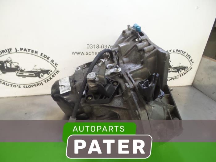 Begagnade Växellåda Renault Clio III (BR/CR) 1.2 16V 75 Pris € 210,00 Marginaltabell erbjuds av Autoparts Pater