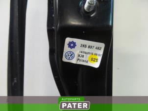 Używane Mechanizm szyby prawej przedniej wersja 2-drzwiowa Volkswagen Caddy IV 2.0 TDI 102 Cena € 63,53 Z VAT oferowane przez Autoparts Pater