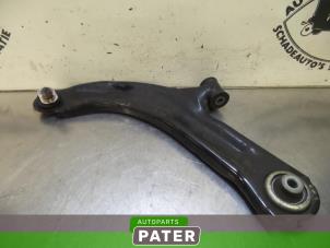 Used Front wishbone, left Renault Clio III Estate/Grandtour (KR) 1.2 16V TCE 100 Price € 52,50 Margin scheme offered by Autoparts Pater