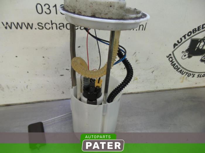 Booster pump from a Fiat Doblo Cargo (263) 1.3 D Multijet 2012