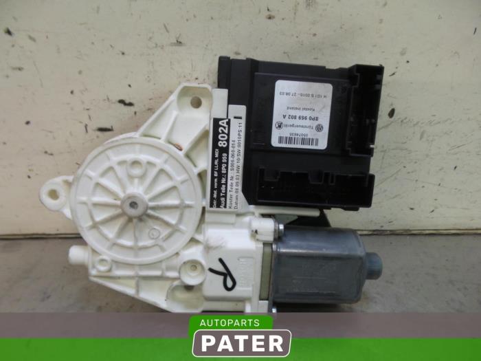 Usados Motor de ventanilla de puerta Audi A3 (8P1) 1.9 TDI Precio € 10,50 Norma de margen ofrecido por Autoparts Pater