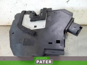 Used Front door lock mechanism 4-door, right Renault Clio IV Estate/Grandtour (7R) 0.9 Energy TCE 12V Price € 42,00 Margin scheme offered by Autoparts Pater