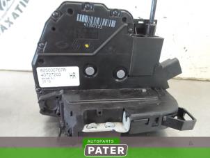 Used Rear door mechanism 4-door, right Renault Clio IV Estate/Grandtour (7R) 0.9 Energy TCE 12V Price € 42,00 Margin scheme offered by Autoparts Pater