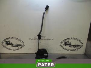 Used Rear door lock mechanism 4-door, left Renault Clio IV Estate/Grandtour (7R) 0.9 Energy TCE 12V Price € 52,50 Margin scheme offered by Autoparts Pater