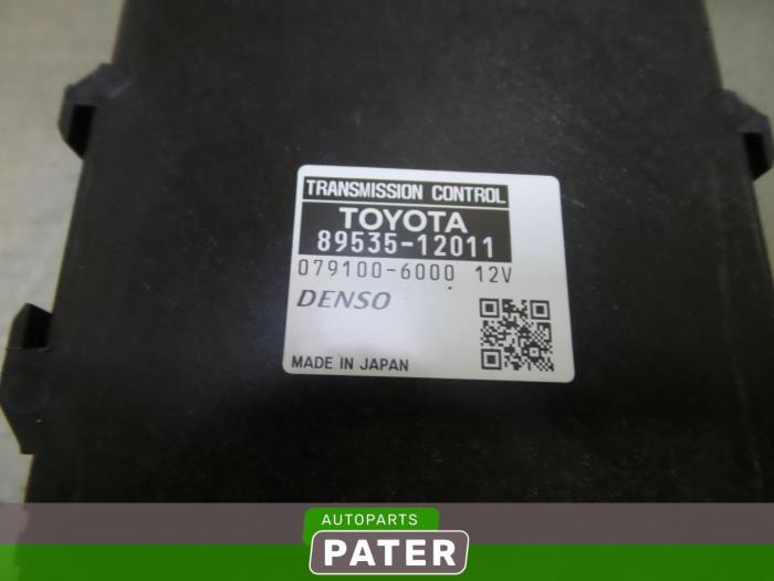 Ordinateur réservoir automatique d'un Toyota Auris Touring Sports (E18) 1.8 16V Hybrid 2015