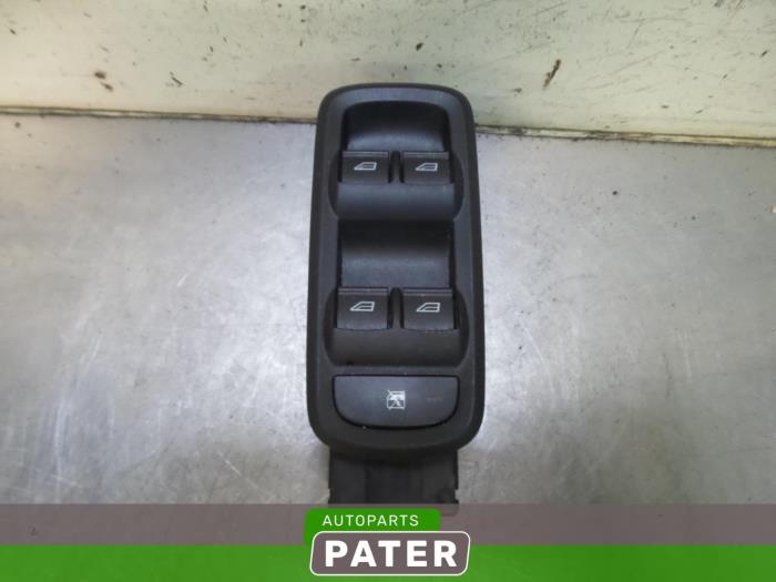 Usados Interruptor combinado de ventanillas Ford Fiesta 6 (JA8) 1.6 16V Sport Precio € 15,75 Norma de margen ofrecido por Autoparts Pater