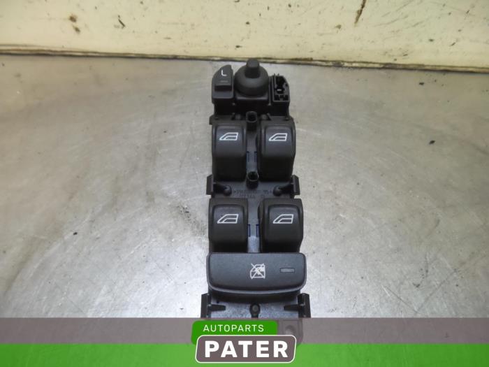 Usados Interruptor combinado de ventanillas Volvo V70 (BW) 2.5 T 20V Precio € 15,75 Norma de margen ofrecido por Autoparts Pater