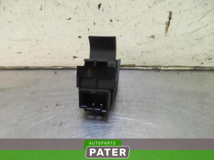 Electric window switch from a Volvo V70 (BW) 2.5 T 20V 2007