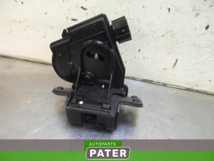 Used Tailgate lock mechanism Toyota Prius Plus (ZVW4) 1.8 16V Price € 52,50 Margin scheme offered by Autoparts Pater
