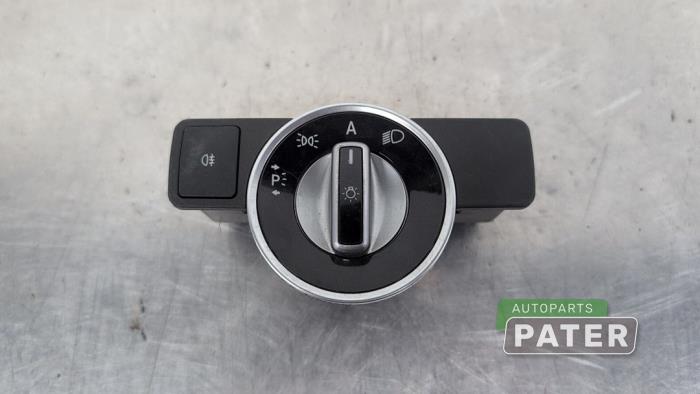 Używane Przelacznik swiatel Mercedes E (W212) E-250 CGI 16V BlueEfficiency Cena € 21,00 Procedura marży oferowane przez Autoparts Pater