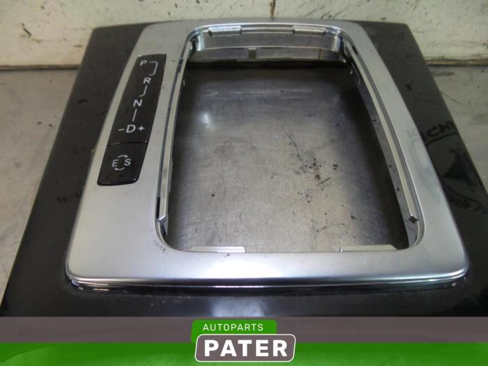Usagé Divers Mercedes E (W212) E-250 CGI 16V BlueEfficiency Prix € 36,75 Règlement à la marge proposé par Autoparts Pater