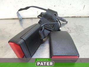 Used Rear seatbelt buckle, right Renault Clio IV Estate/Grandtour (7R) 0.9 Energy TCE 12V Price € 36,75 Margin scheme offered by Autoparts Pater