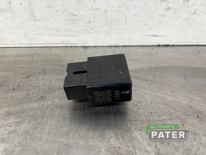 Begagnade Relä Toyota Prius Plus (ZVW4) 1.8 Hybrid 16V Pris € 15,75 Marginaltabell erbjuds av Autoparts Pater