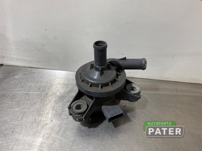 Begagnade Extra vattenpump Toyota Prius Plus (ZVW4) 1.8 Hybrid 16V Pris € 26,25 Marginaltabell erbjuds av Autoparts Pater