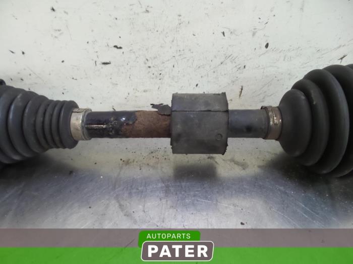 Front drive shaft, left from a Seat Cordoba (6C2/6K2) 1.9 TDi SXE,GT,SX 2001