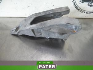 Used Engine mount Volkswagen Transporter T6 2.0 TDI DRF Price € 63,53 Inclusive VAT offered by Autoparts Pater