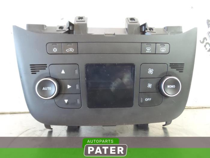 Climatronic panel from a Fiat Punto Evo (199) 1.3 JTD Multijet 85 16V 2011