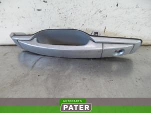 Used Front door handle 4-door, right Ssang Yong Rexton 2.7 Xdi RX/RJ 270 16V Price € 36,75 Margin scheme offered by Autoparts Pater